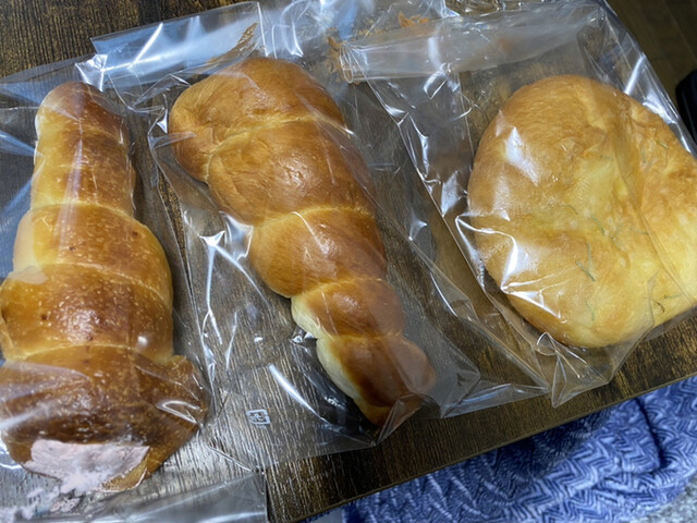 MILK IN BREAD的实拍高清图