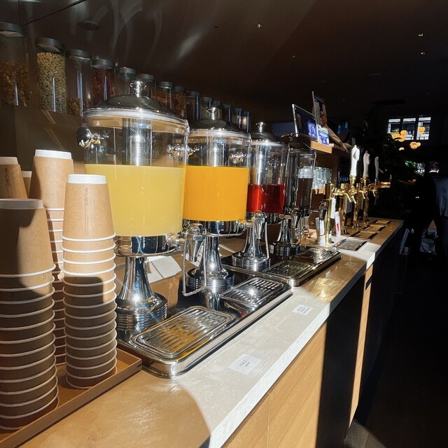 TSUTAYA BOOKSTORE SHARE LOUNGE MARUNOUCHI的实拍高清图