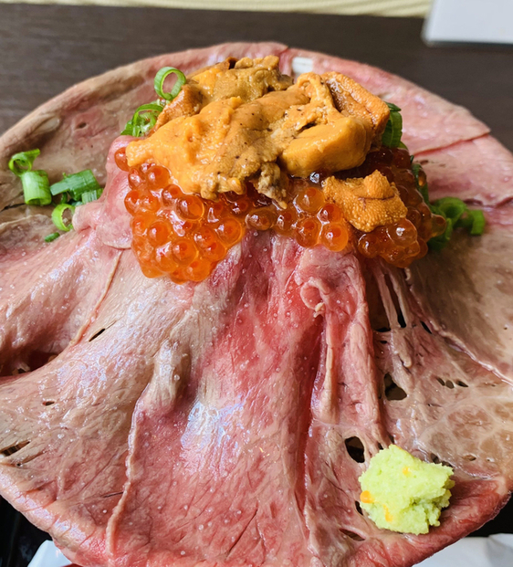 吉祥寺 肉ドレス海鮮丼 渋谷道玄坂店的實拍圖