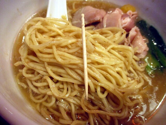 真鯛らーめん 麺魚 秋葉原UDX秋葉原拉麺劇場店的实拍高清图