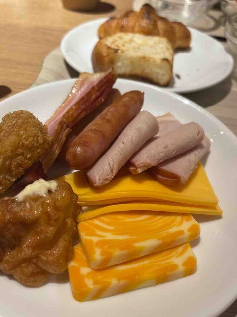 ロイヤルホスト 天神西通り店的实拍高清图