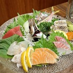 丸安水産的實拍圖