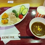 香麦食堂的实拍图