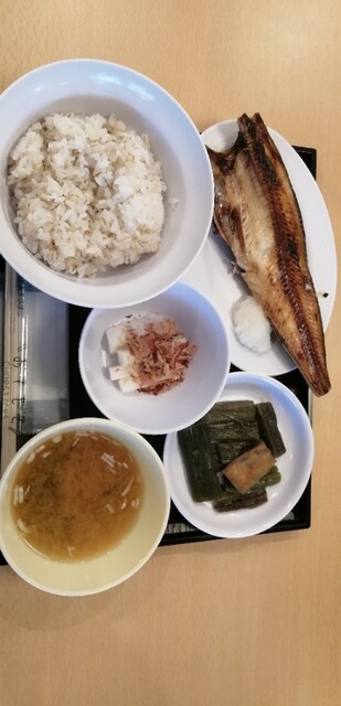 監獄食堂的實拍高清圖