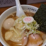 江戸前煮干中華そば きみはん 総本店的实拍图