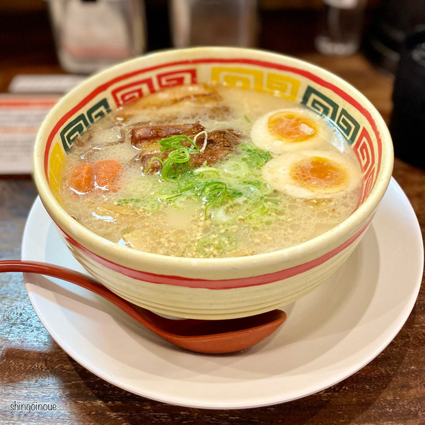 九州じゃんがららあめん 原宿店的實拍圖