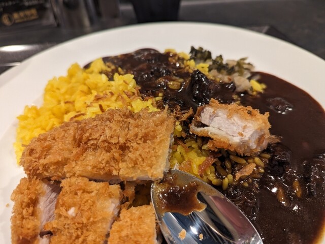 recommendations image for 旨さと辛さがここちよい黒カレー 萬栄カレー