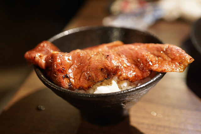 黒毛和牛焼肉 白か黒的實拍高清圖