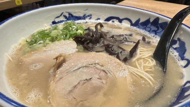 元祖 糸島ラーメン銅羅 福岡空港店的實拍高清圖