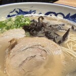 元祖 糸島ラーメン銅羅 福岡空港店的實拍圖