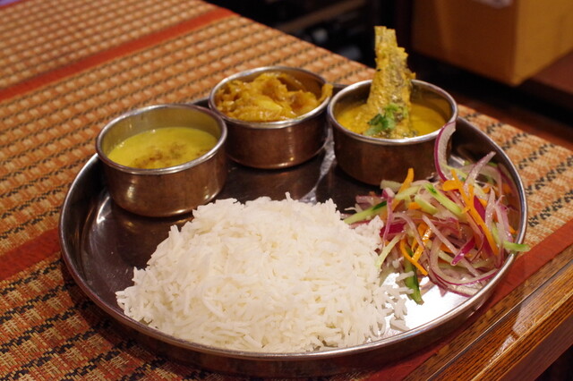 ベンガル料理プージャー的实拍高清图