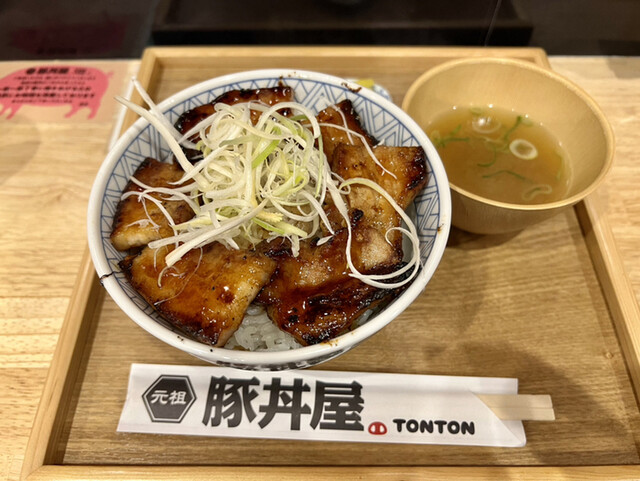 元祖豚丼屋 TONTON 船場センタービル10号館店的实拍高清图