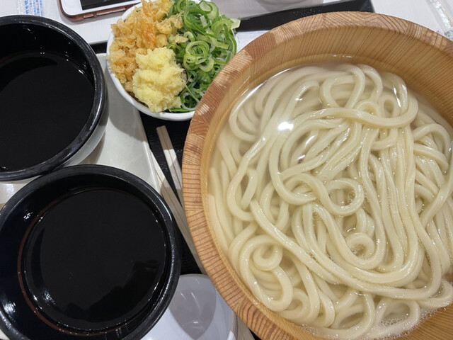 丸亀製麺 イオンモールKYOTO店的实拍高清图