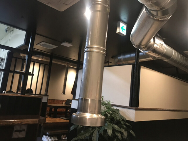 炭火焼肉煖炉的实拍高清图