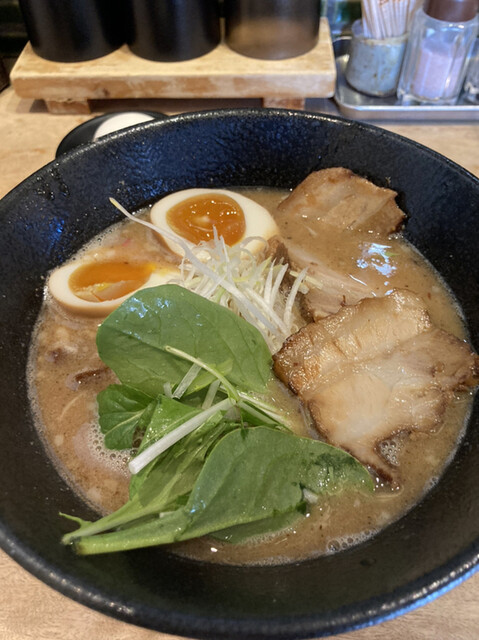 俺の創作らぁめん 極や 神田 神保町店的實拍高清圖