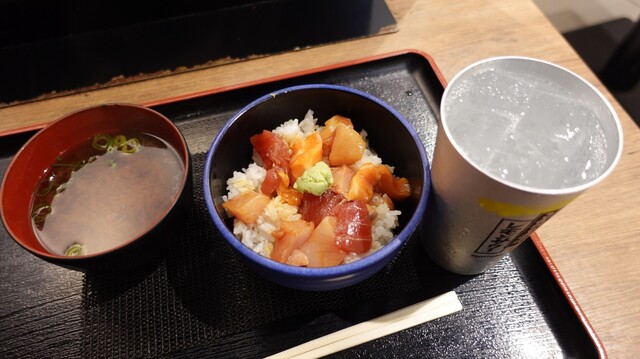 海鮮丼の駅前 阪神梅田店的实拍高清图