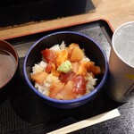 海鮮丼の駅前 阪神梅田店的实拍图