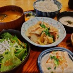 八百屋とごはん うらや 本店的實拍圖