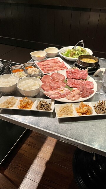 recommendations image for 和牛 焼肉 ホルモン 肉大将 春吉 西中洲店