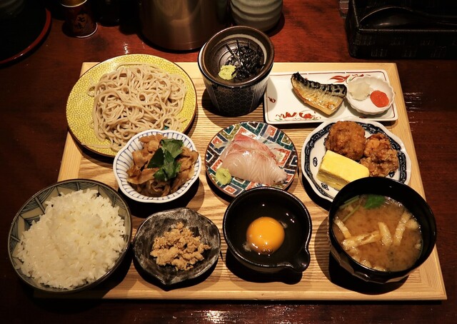焼鳥 ハレツバメ 丸ノ内センタービル店的實拍高清圖