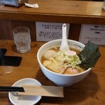 江戸前煮干中華そば きみはん 総本店的实拍图