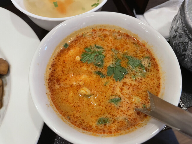 タイ料理 ガパオ的实拍高清图