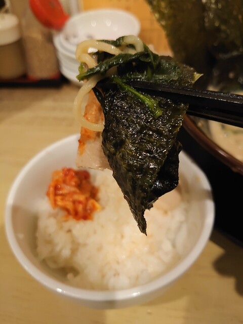 横濱家系ラーメン 神山 松屋町店的实拍高清图