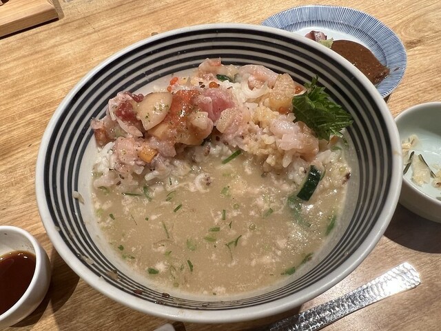 日本橋海鮮丼 つじ半 ミッドタウン店的實拍高清圖