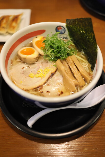 おいしい塩らーめん 波の花 亀岡店的实拍高清图