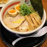 おいしい塩らーめん 波の花 亀岡店的实拍图