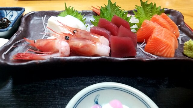まるみ食堂的實拍高清圖
