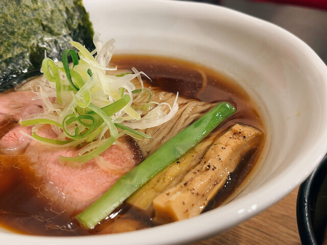 サッポロ ラーメン ハチ的实拍高清图