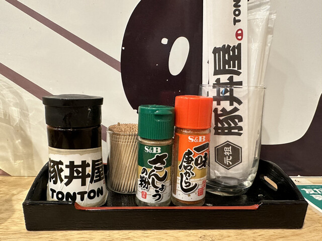 元祖豚丼屋 TONTON 船場センタービル10号館店的实拍高清图