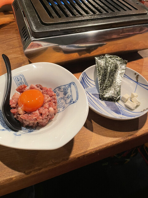 日本酒と焼肉 吉岡太一的实拍高清图