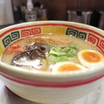 九州じゃんがららあめん 原宿店的實拍圖