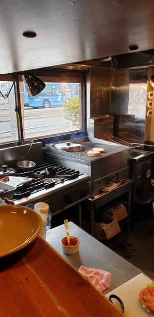 バーガーショップホットボックス的实拍高清图