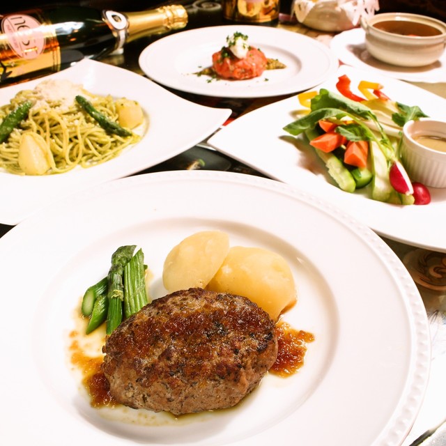 show restaurant nest 新宿店的實拍高清圖