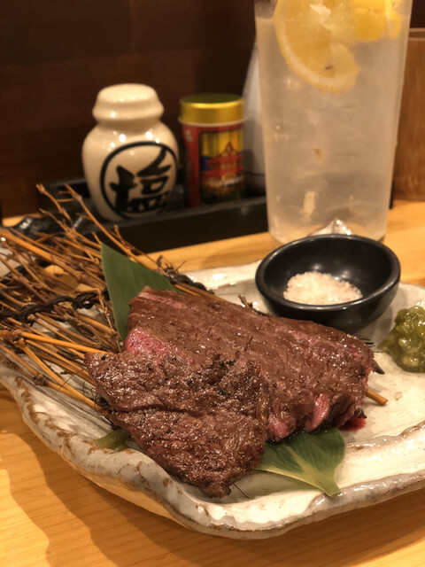 炭火肉酒場肉まる的实拍高清图