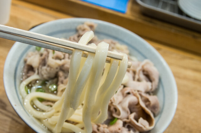 自家製さぬきうどんと肉 甚三 大門店的實拍高清圖