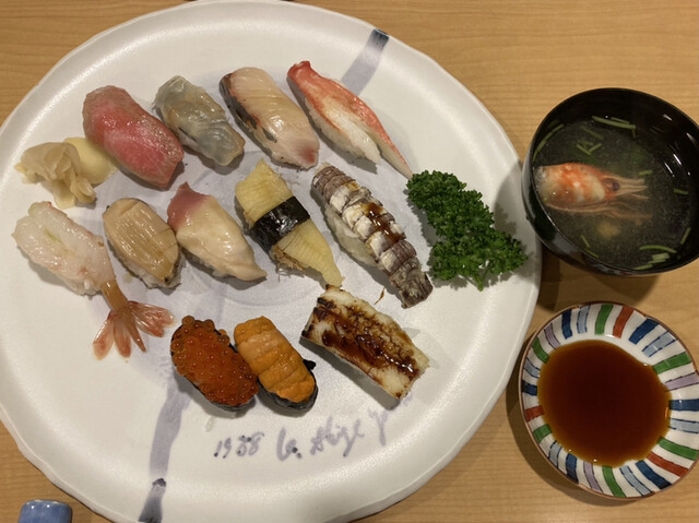 鮨とろ的实拍高清图