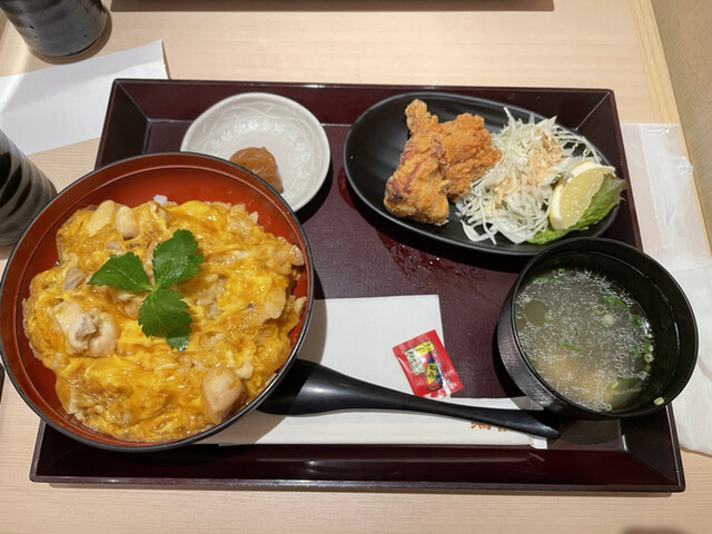 鶏三和 八重洲地下街店的實拍高清圖