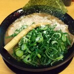 濃厚らーめん 驚麺屋的实拍图