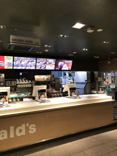 マクドナルド 明治通り新宿ステパ店的實拍高清圖