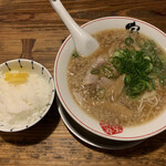 熟成細麺 宝屋 西小路五条店的實拍圖