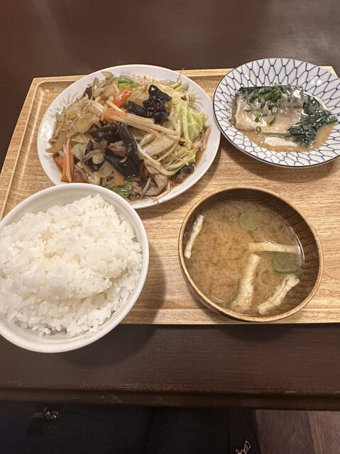 大衆食堂 定食のまる大 飯田橋西口店的实拍高清图