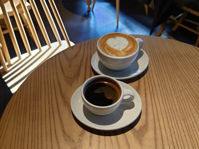 ブルーボトルコーヒー 京都六角カフェ的实拍高清图