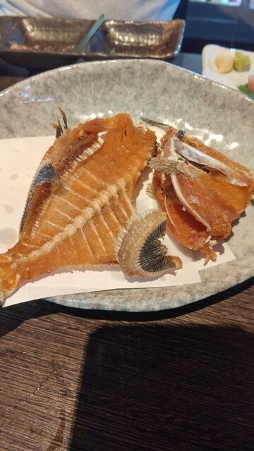 魚と旬菜と日本酒　炙りのどまん中的实拍高清图