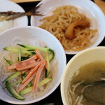 監獄食堂的實拍圖