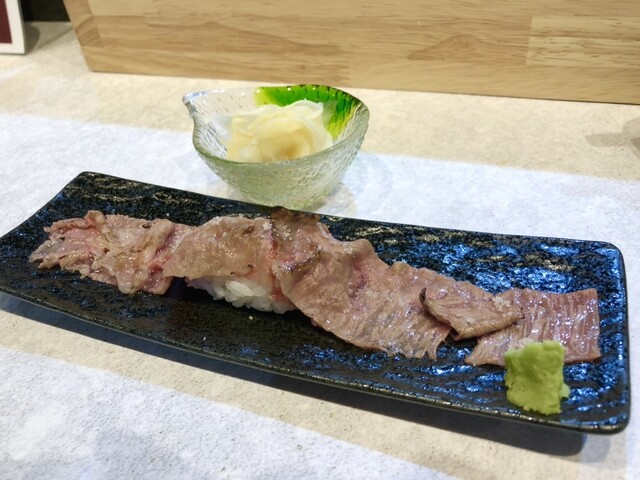 立喰い寿司 鮨處八千代 新宿三丁目店的實拍高清圖