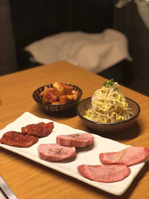 焼肉家 KAZU 神楽坂的实拍高清图